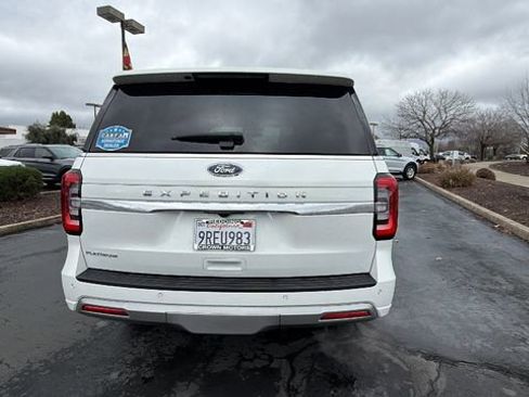 Used 2024 Ford Expedition Platinum image 5