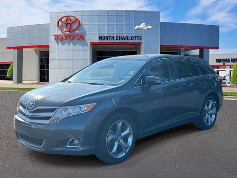 Used 2013 Toyota Venza LE w/ LE Convenience Pkg FWD image 3