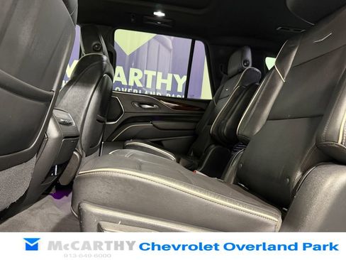 Used 2021 Cadillac Escalade Premium Luxury AWD/4WD image 27
