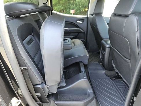 Used 2015 GMC Canyon SLE w/ All-Terrain Package AWD/4WD image 31