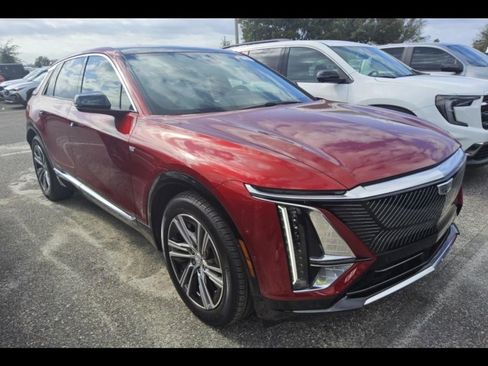 Used 2024 Cadillac Lyriq Luxury image 2