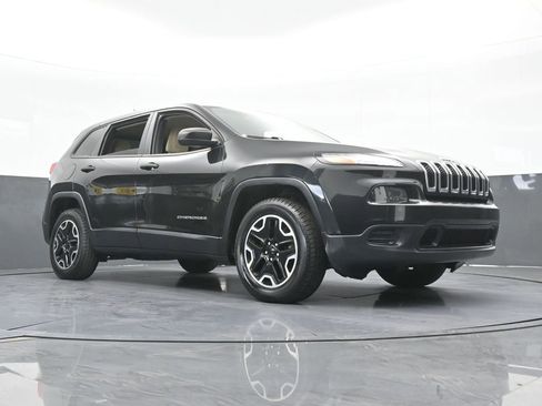 Used 2016 Jeep Cherokee Sport AWD/4WD image 56