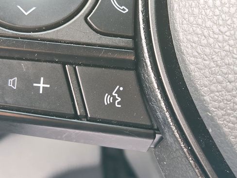 Used 2025 Toyota RAV4 XLE image 27