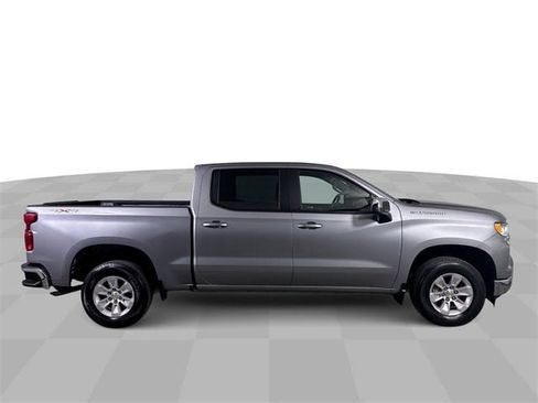 Used 2025 Chevrolet Silverado 1500 LT image 9