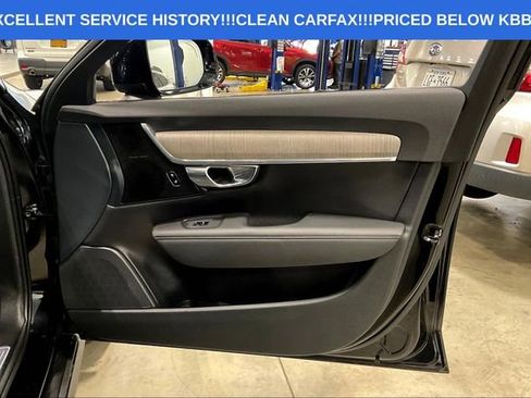 Used 2022 Volvo V90 B6 Cross Country image 24