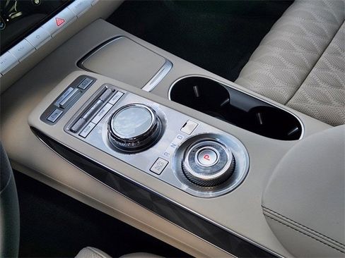 Used 2025 Genesis GV70 3.5T Sport w/ Sport Advanced Package image 15