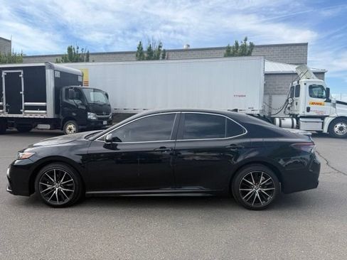 Used 2024 Toyota Camry SE FWD image 1