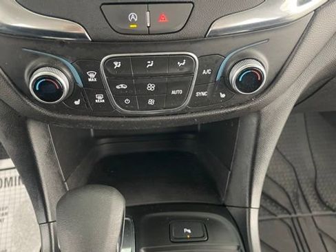 Used 2024 Chevrolet Equinox LT w/ LPO, Floor Liner Package image 40