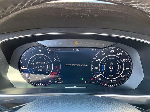 Used 2018 Volkswagen Tiguan SEL Premium FWD image 28