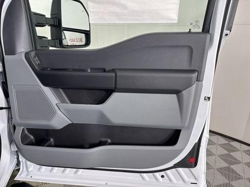 New 2026 Ford F250 XL w/ XL Chrome Package image 21