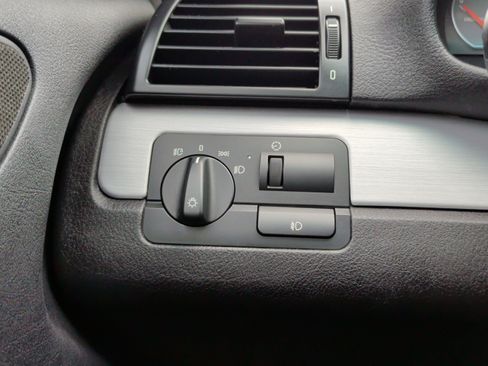 Used 2005 BMW M3 Coupe image 23