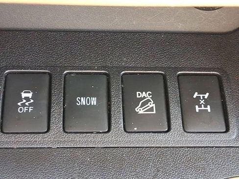 Used 2017 Toyota Highlander Limited AWD/4WD image 27