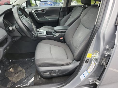 Used 2021 Toyota RAV4 XLE AWD/4WD image 24