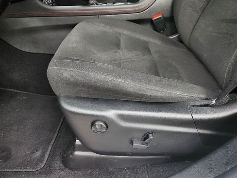Used 2025 Dodge Durango GT RWD image 17