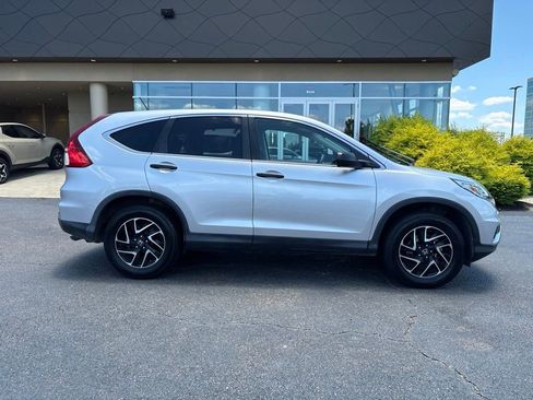Used 2016 Honda CR-V SE image 4