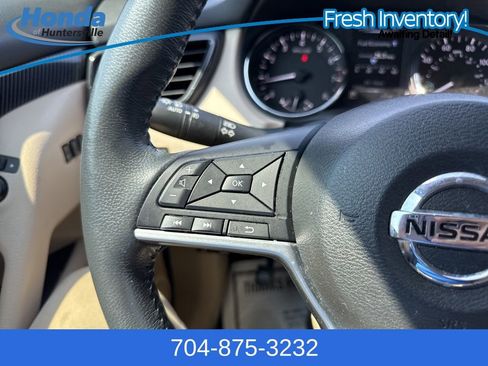 Used 2017 Nissan Rogue SL w/ SL Premium Package image 26