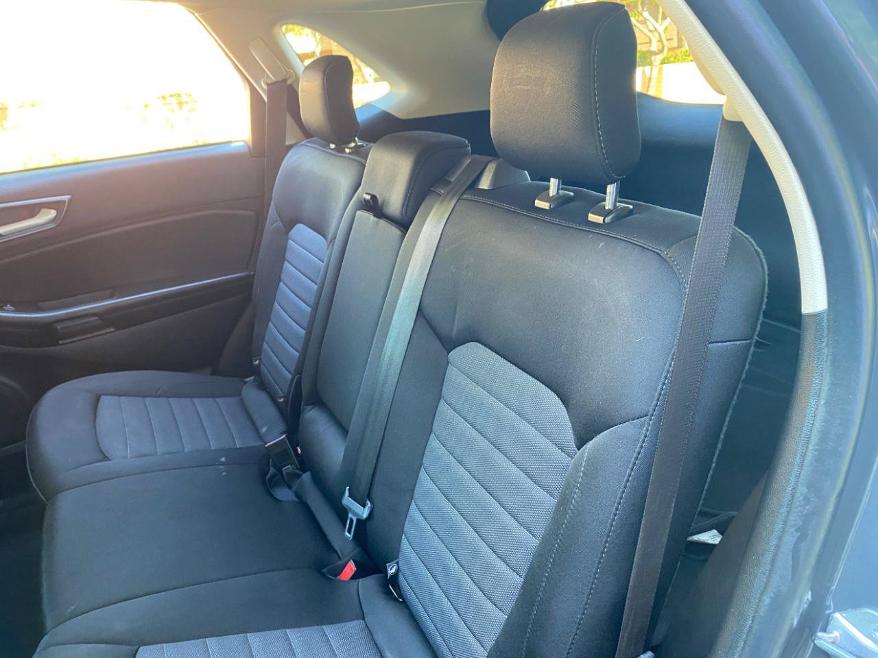 Used 2021 Ford Edge SE FWD image 33