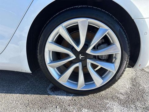 Used 2019 Tesla Model 3 Performance image 25