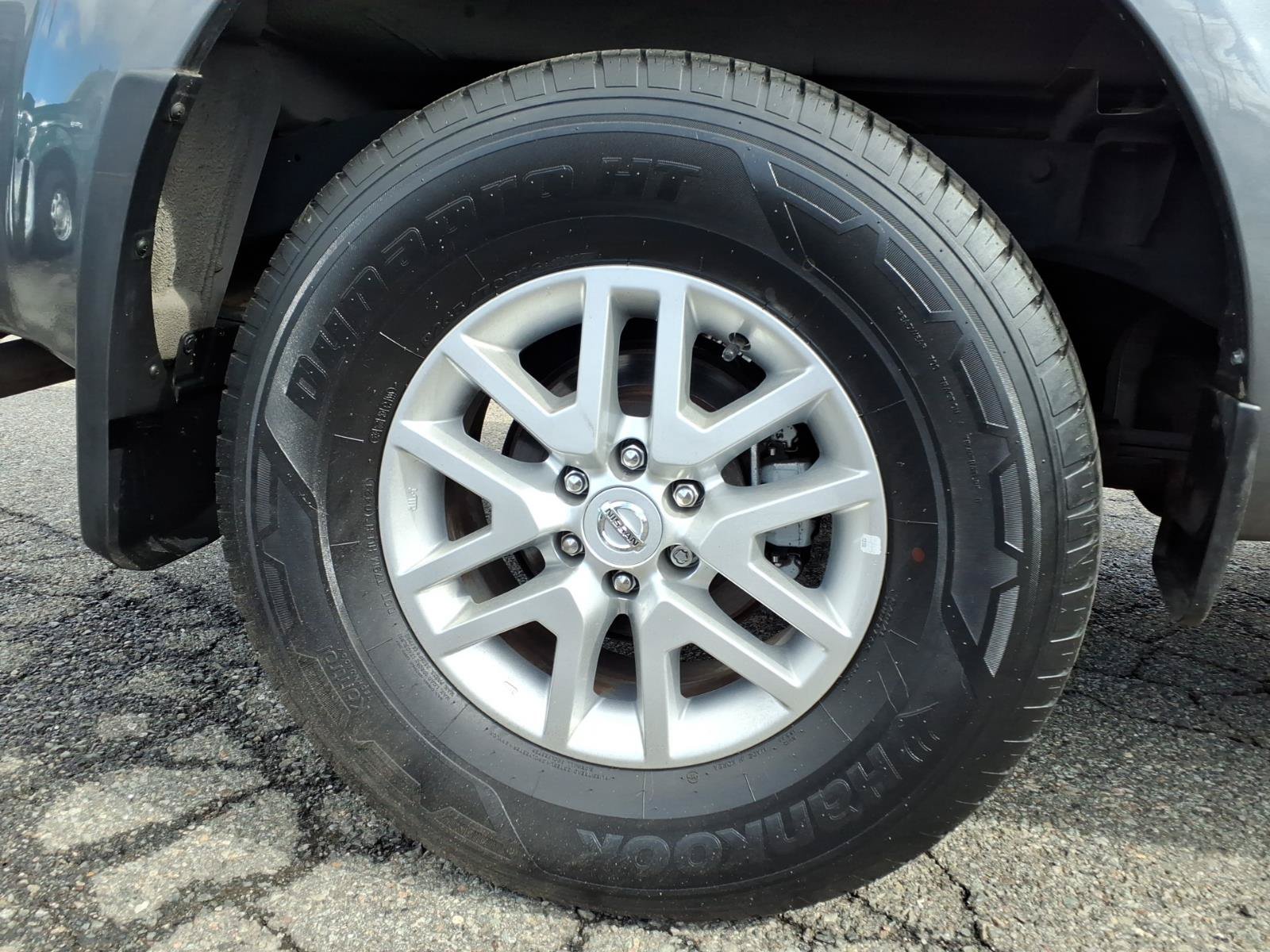 Used 2021 Nissan Frontier SV AWD/4WD image 9