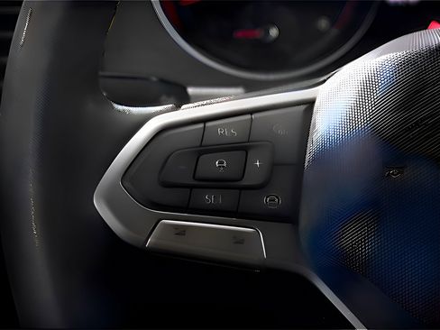 Used 2021 Volkswagen Atlas Cross Sport SE image 17