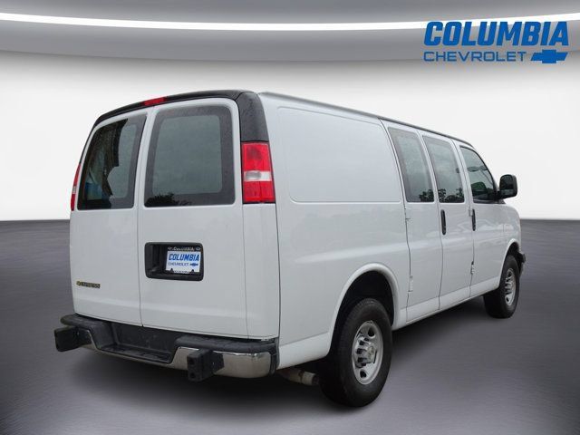Used 2024 Chevrolet Express 2500 w/ Driver Convenience Package RWD image 3