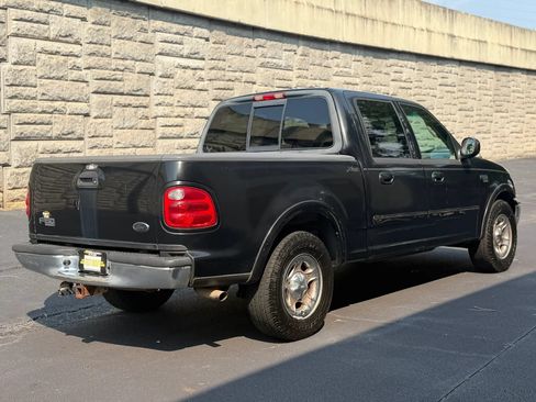 Used 2001 Ford F150 Lariat RWD image 6