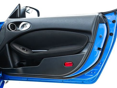 Used 2009 Nissan 370Z Coupe image 19