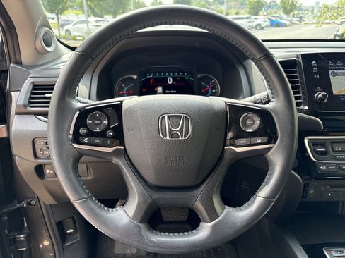 Used 2019 Honda Pilot Touring image 18