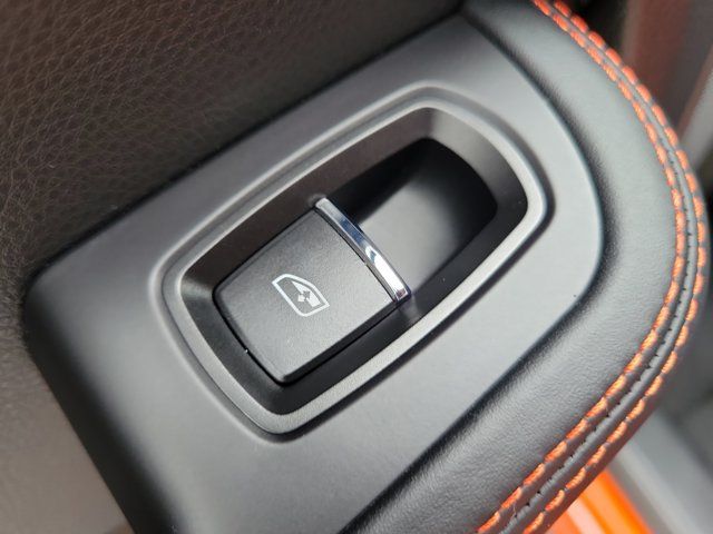 Certified 2023 Porsche Macan AWD/4WD image 23