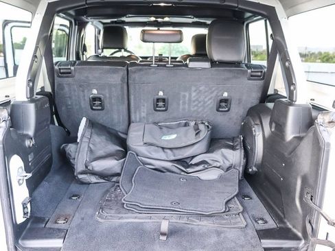 Used 2021 Jeep Wrangler Unlimited Rubicon 4xe w/ Cold Weather Group AWD/4WD image 29