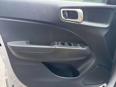 Used 2026 Hyundai Venue SEL FWD image 18