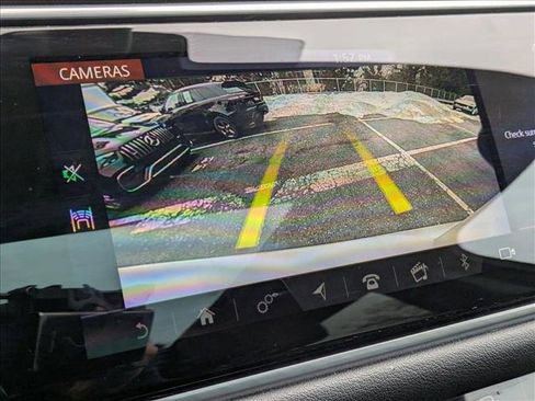 Used 2020 Land Rover Range Rover Sport SE image 12