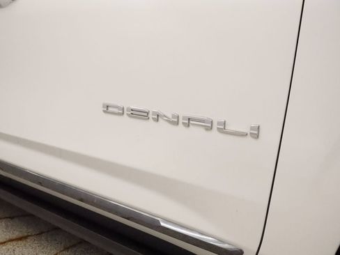 Used 2023 GMC Yukon Denali Ultimate AWD/4WD image 16