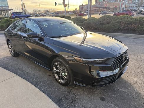 New 2025 Honda Accord EX-L image 3