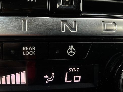 Used 2026 Nissan Pathfinder SL AWD/4WD image 34