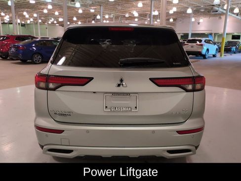 New 2025 Mitsubishi Outlander SE image 5