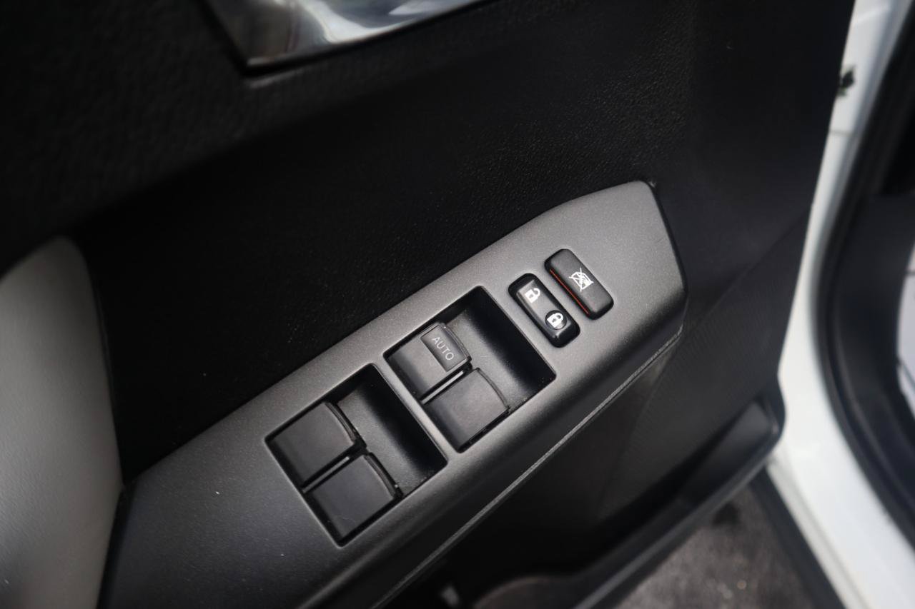 Used 2017 Toyota RAV4 XLE AWD/4WD image 51