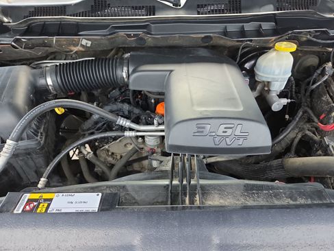 Used 2018 RAM 1500 Express RWD image 17