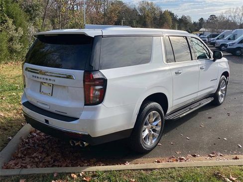 Used 2023 Chevrolet Suburban Premier image 30