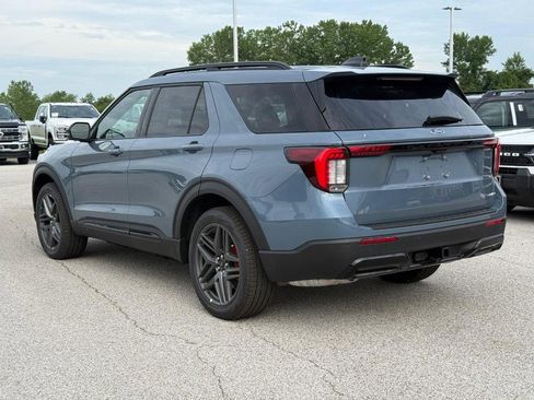 New 2026 Ford Explorer ST-Line w/ ST-Line Street Pack AWD/4WD image 3