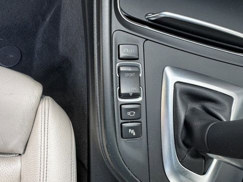 Used 2017 BMW 340i Gran Turismo xDrive image 27