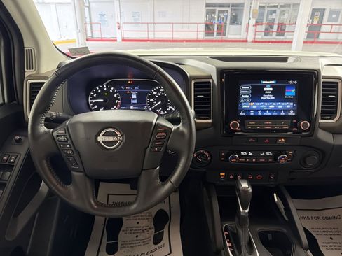 Used 2024 Nissan Frontier SV w/ SV Convenience Package image 16