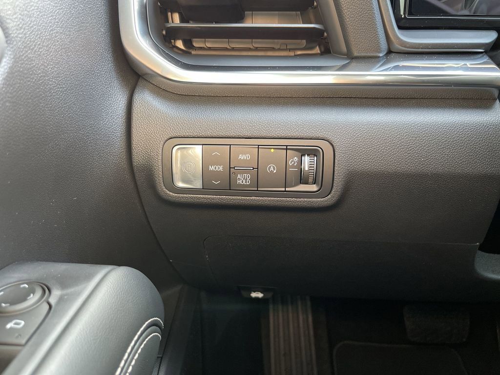 New 2026 GMC Terrain Elevation w/ Elevation Premium Package AWD/4WD image 18