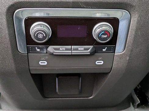 Used 2021 Chevrolet Tahoe Z71 w/ Luxury Package image 15