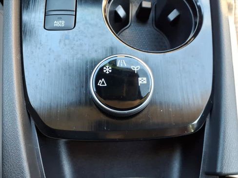 Certified 2023 Nissan Rogue SV image 22