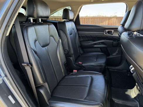Used 2021 Kia Sorento SX image 32