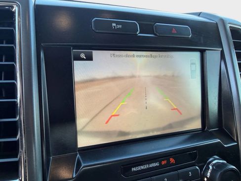 Used 2015 Ford F150 XLT w/ Equipment Group 302A Luxury image 17