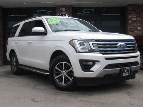 Used 2019 Ford Expedition XLT w/ Equipment Group 202A AWD/4WD image 2