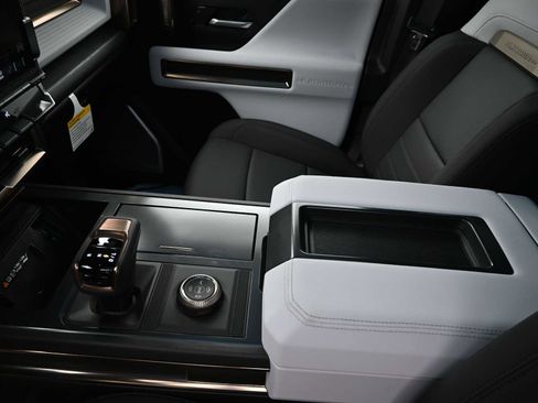 New 2025 GMC Hummer EV 3X image 17
