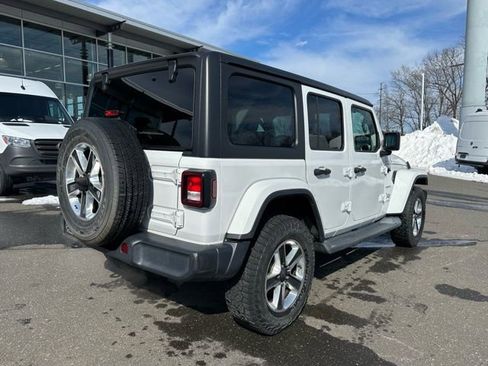 Used 2018 Jeep Wrangler Unlimited Sahara image 7